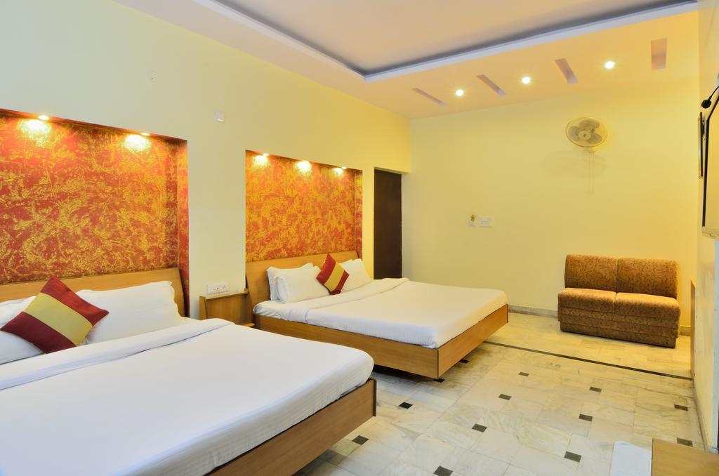 Hotel Roopa International Amritsar Zewnętrze zdjęcie